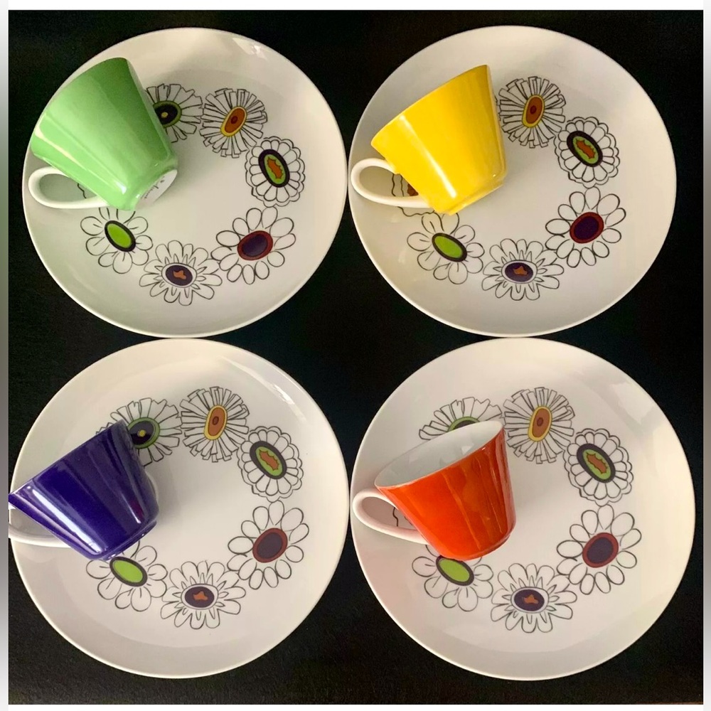 Vintage Jyoto PorcelainWare Daisy Ring Snack Plates with Mugs